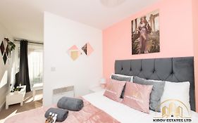 Aphrodite Apartment - The Lust Of Town