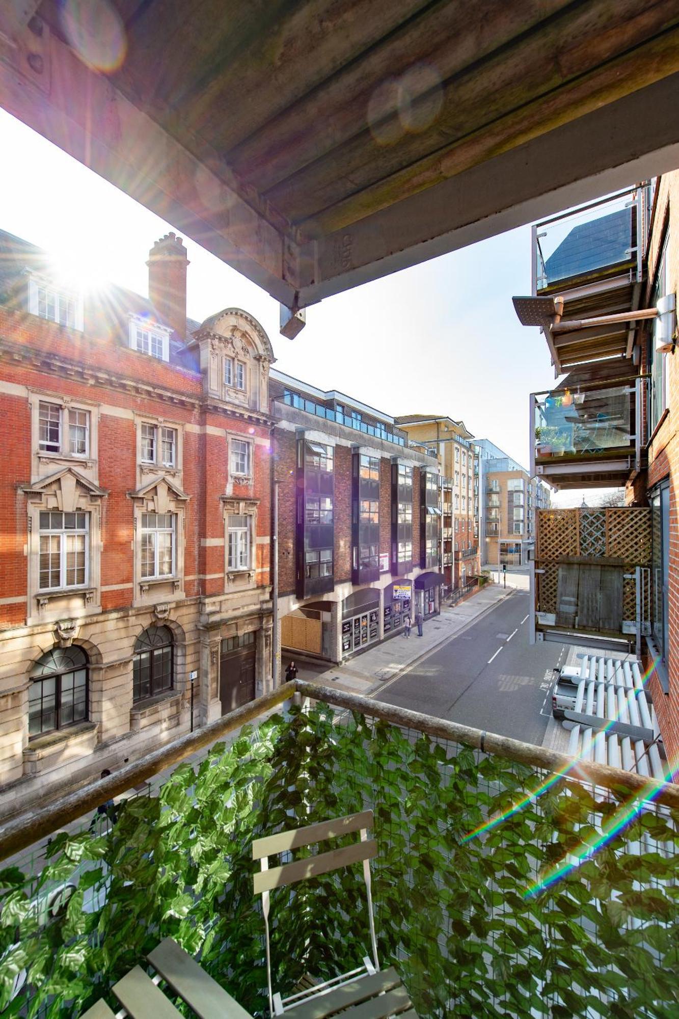 Aphrodite Apartment - The Lust Of Town Southampton Exterior photo